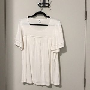 Eyelet-Trim Flutter-Sleeve Swing Top